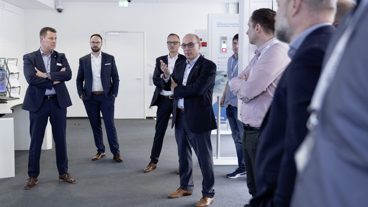 KRITIS-Tage: Advancis in Langen - Führung durchs Advancis Headquarter